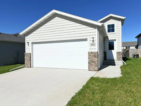 4513 17th St S, Moorhead, MN 56560