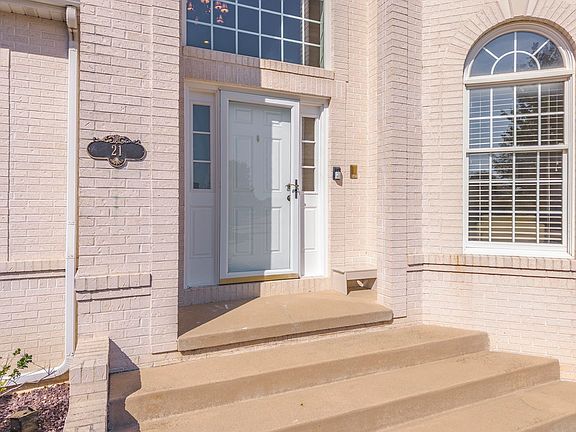 3rd image of 21 Lavender Ln