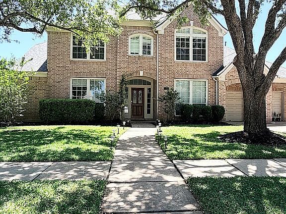 2nd image of 4211 Lakecrest Dr