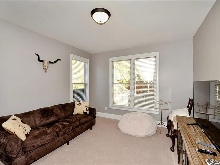 265 Windsor Gate Cv — Photo 11