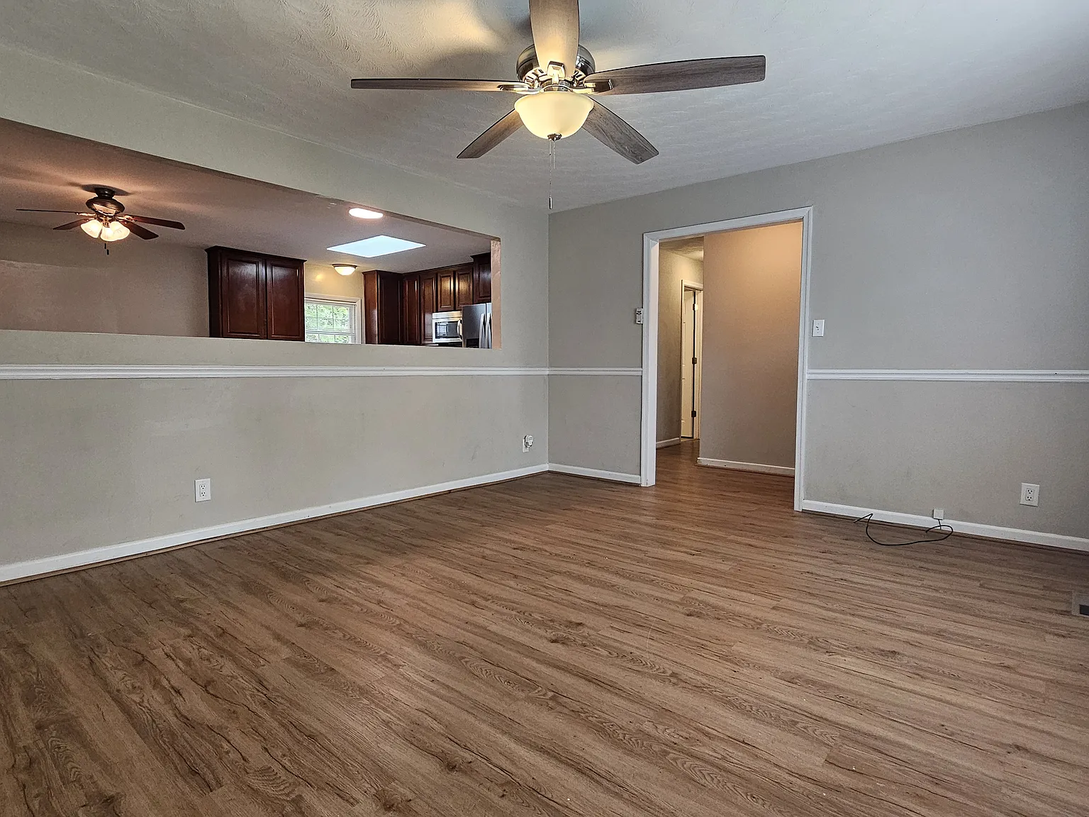 3 bed, 1915 sqft, $2,695 — Photo 3