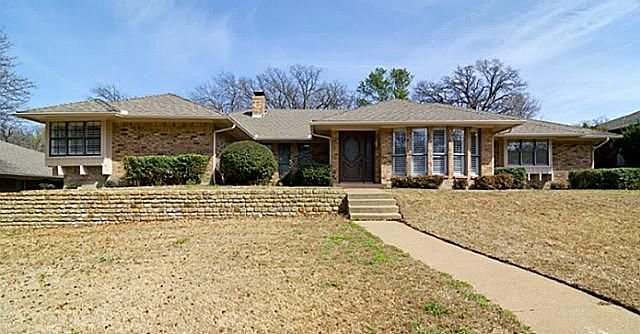 1st image of 2111 Franklin Dr