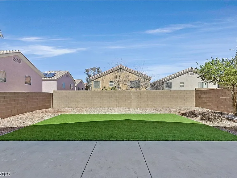 9316 Perennial Ave — Photo 8
