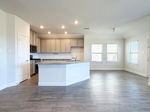 5th image of 10809 Table Bluff St