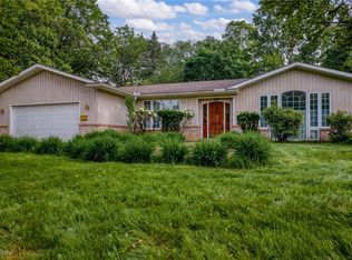 1350 Forest Hills Blvd, Cleveland Heights, OH