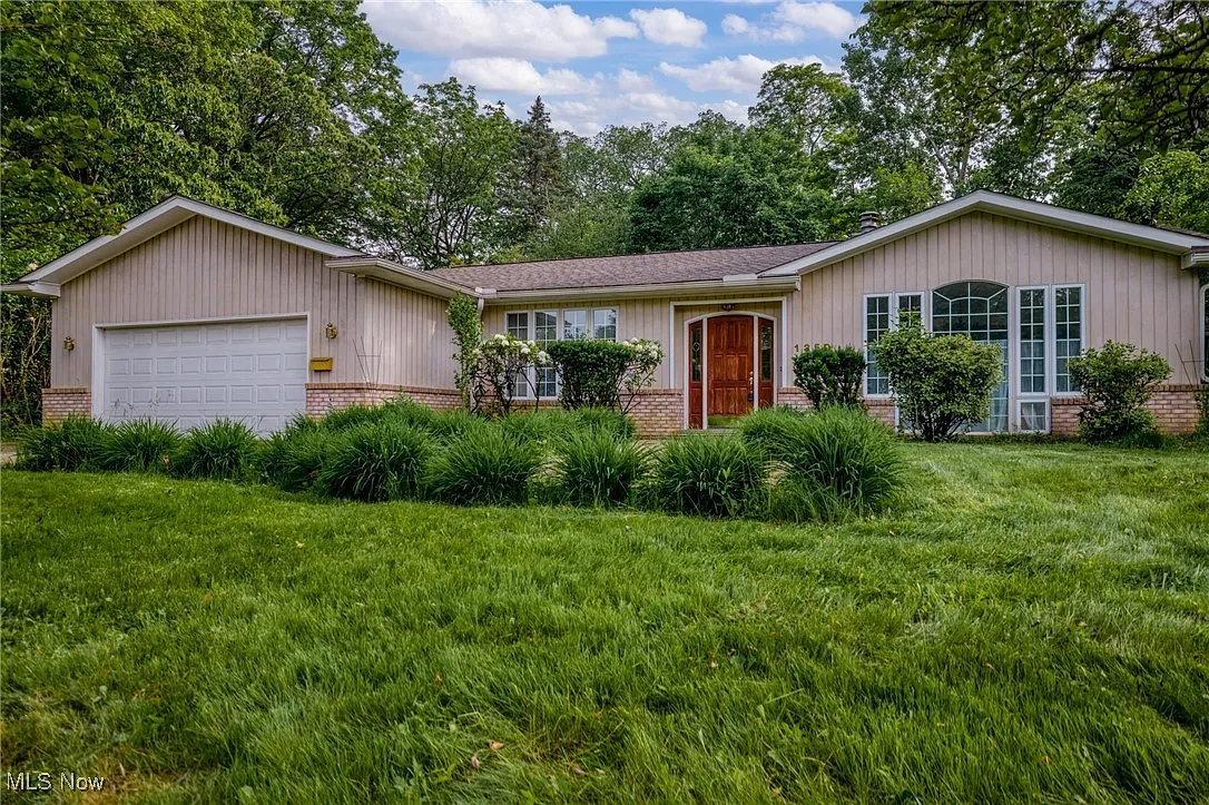 1350 Forest Hills Blvd photo 1