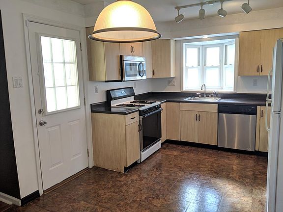 3rd image of 9 Glynn Dr