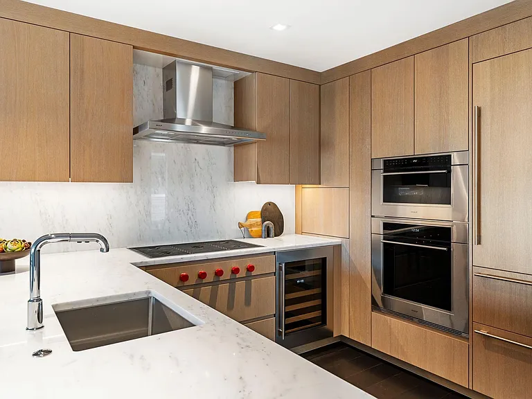 150 Seaport Blvd #C — Photo 8