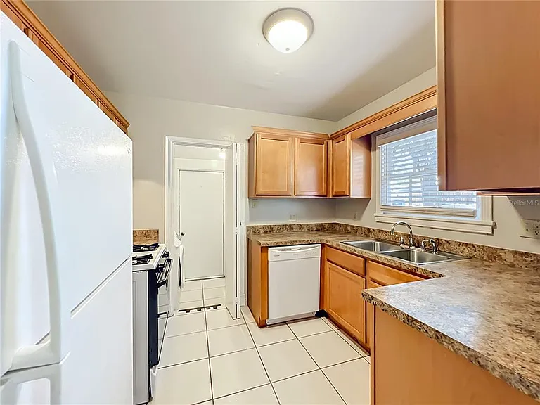 21 N Mills Ave — Photo 12