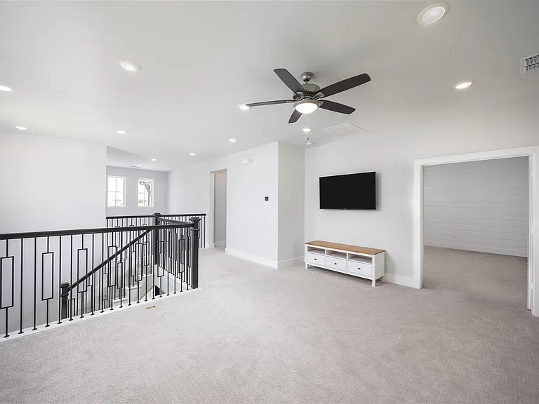 2331 Russett Forest Dr — Photo 13