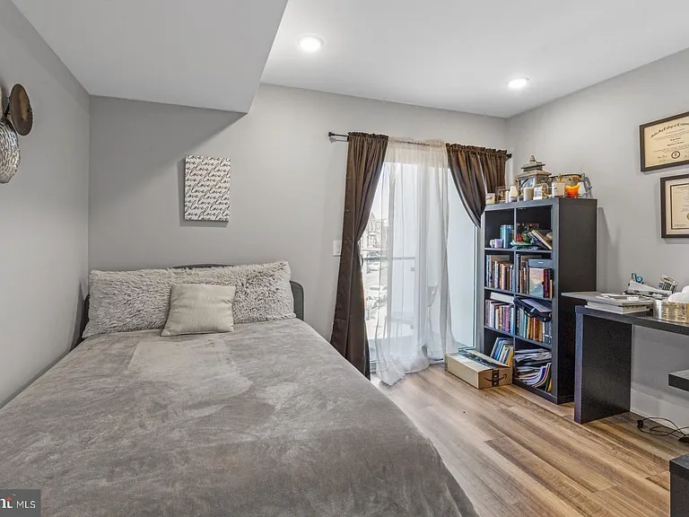 3965 Lancaster Ave #301 — Photo 7