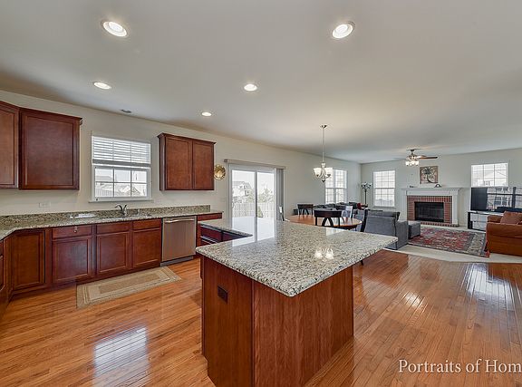 5th image of 1113 Trillium Ln