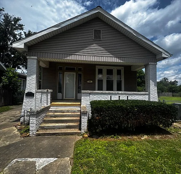 1108 E Blackford Ave — Photo 7