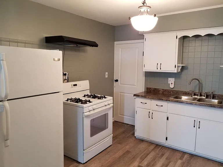 225 Bruce Rd #1 — Photo 5