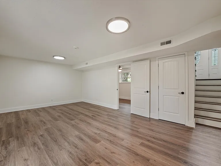 509 Banbury Rd — Photo 16