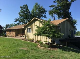 401 Oakwood Dr, CARTERVILLE, IL 62918