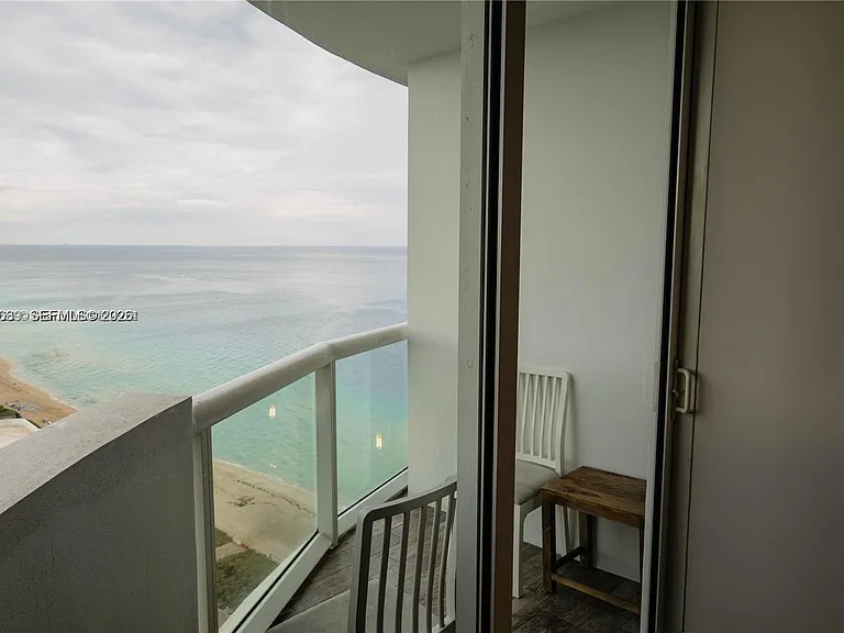 6365 Collins Ave #2710 — Photo 4