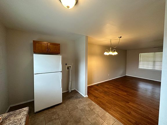 5th image of 236A Oakley Dr #A