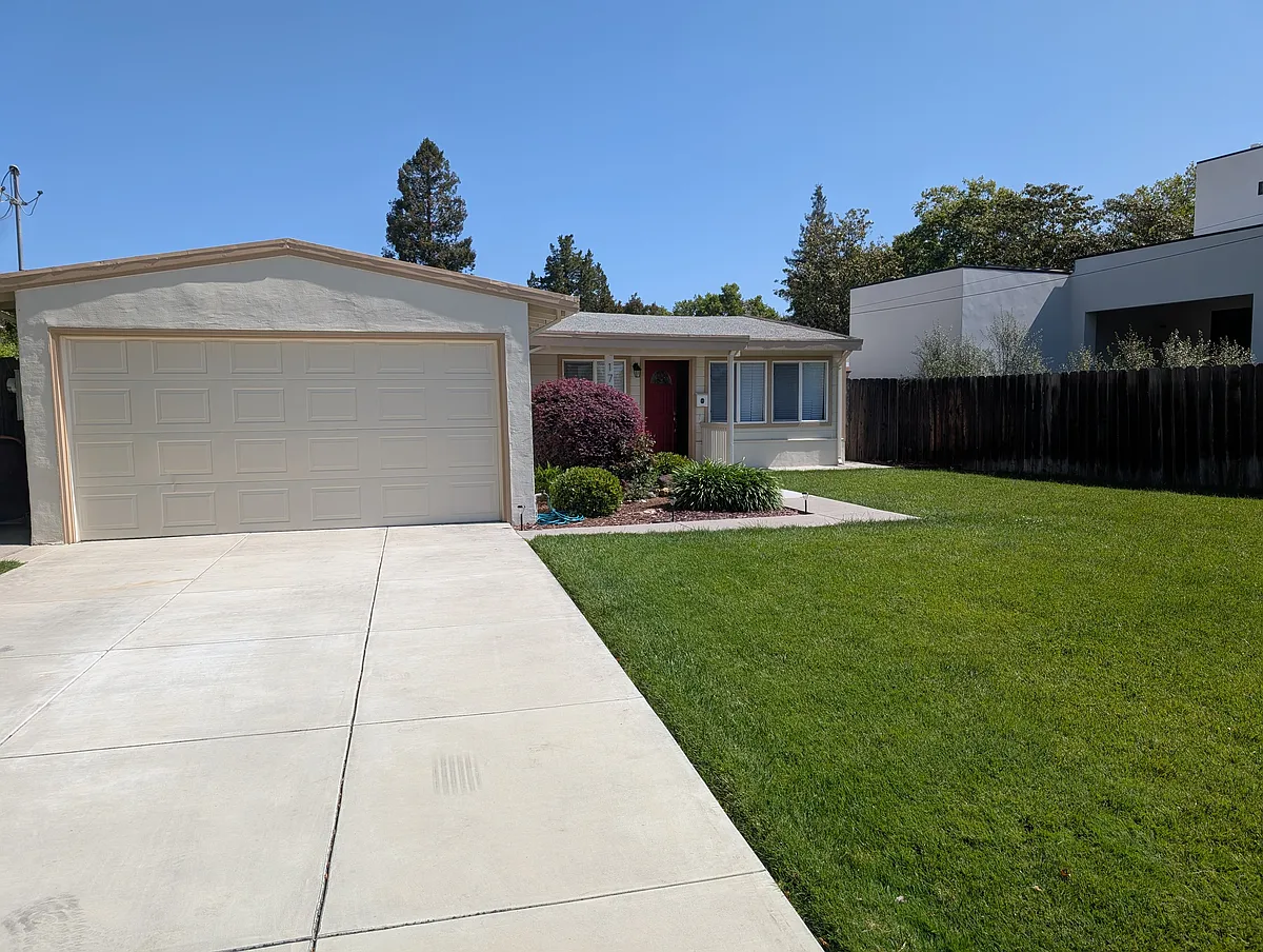 Building Photo - 1772 San Luis Ave