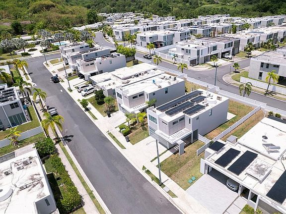3rd image of Calle 13 #134