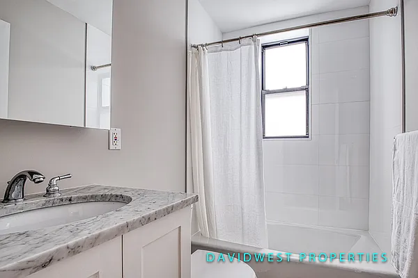 Sold by DavidWest Properties | media 21