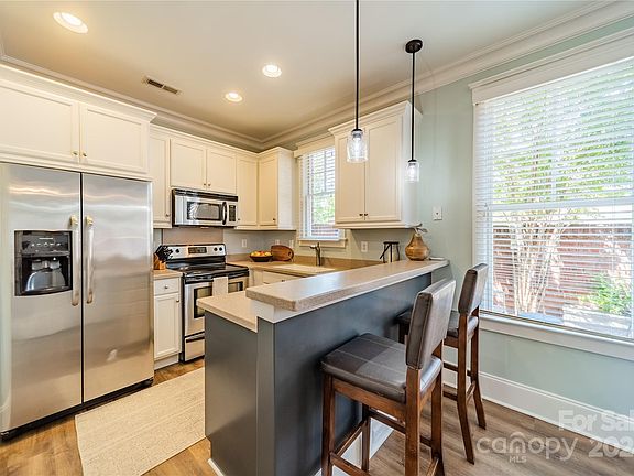 5th image of 333 Landers Way