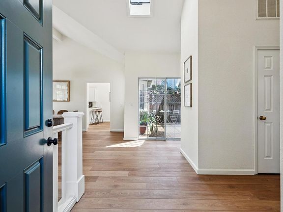 3rd image of 30 Laderman Lane