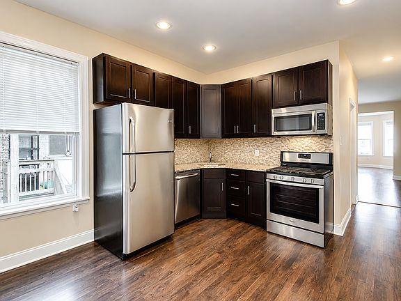 5th image of 2305 N Avers Ave #2