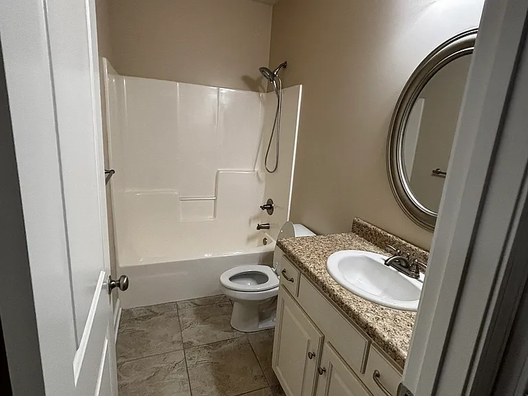 121 Tanglewood Dr — Photo 5