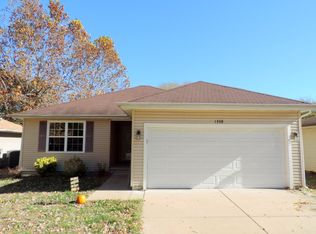 1708 N Engel Ave, Springfield, MO 65803
