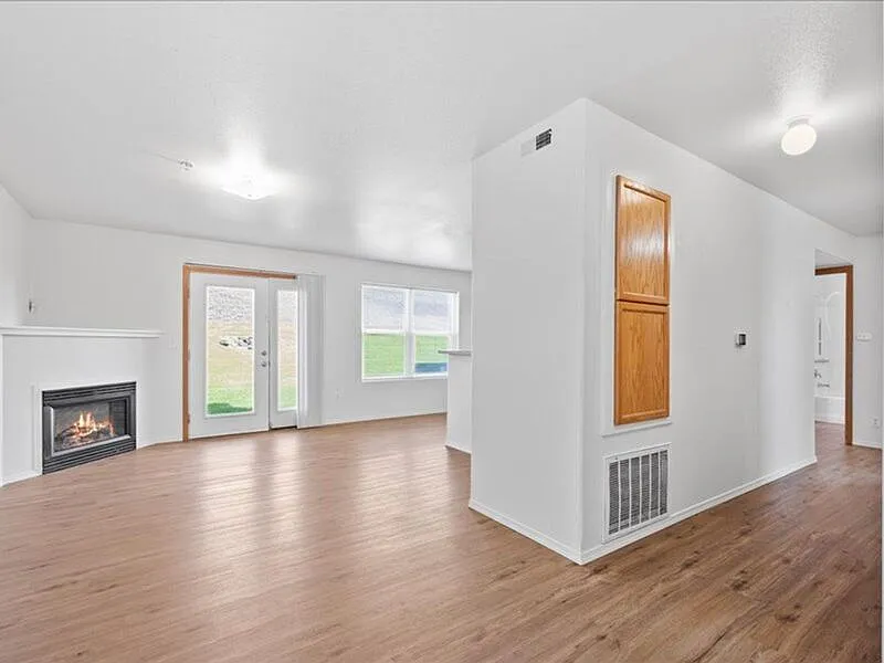 3 bed, 2.0 bath, 1262 sqft, $1,650 — Photo 3