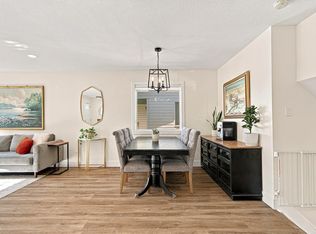 1908 36th Ave NW, Edmonton, AB T6T1S9