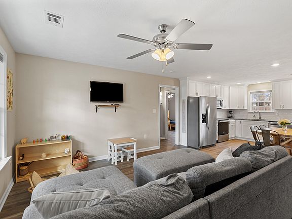 5th image of 109 Matthews Street