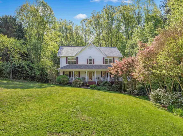 204 W Rosewood Dr, Barboursville, VA 22923