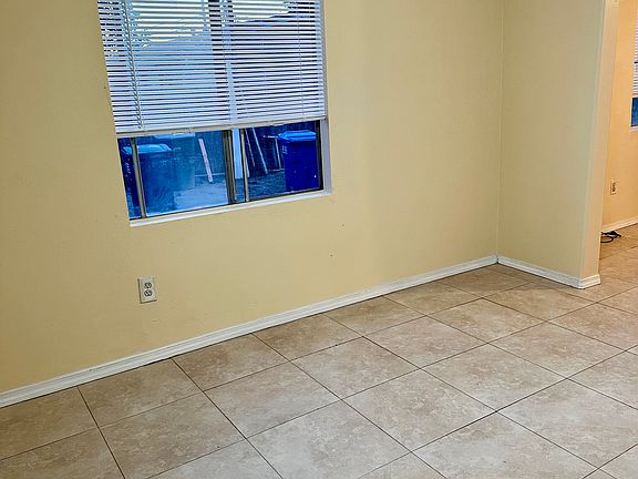 4th image of 4009 Velma Ave