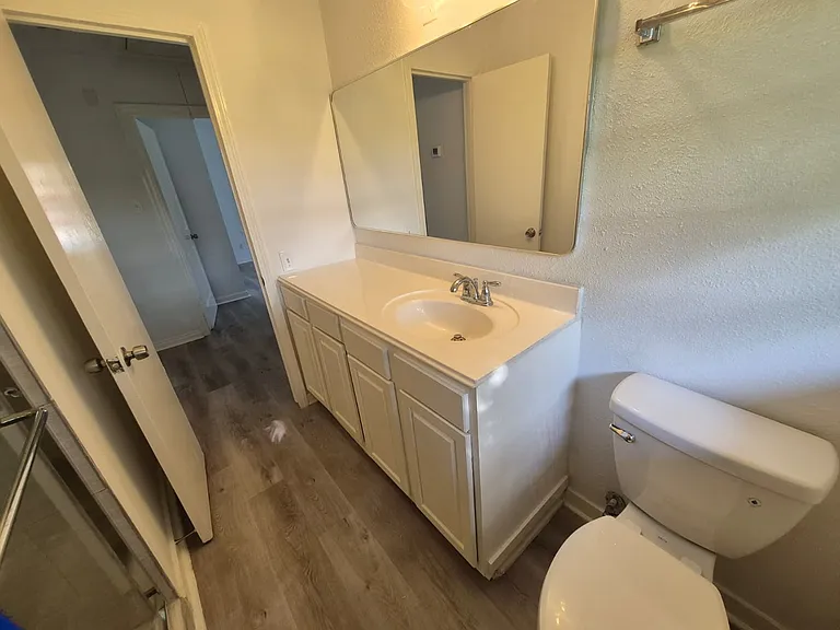 10221 Bretton Dr — Photo 14