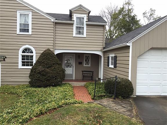 5th image of 110 Columbia Ave