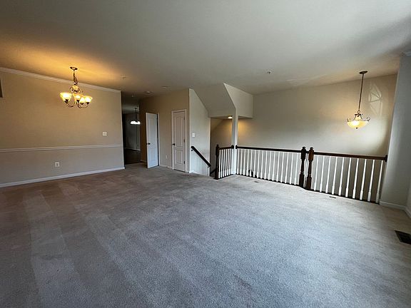 4th image of 7276 Mockingbird Cir