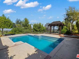 4344 Gayle Dr, Tarzana, CA 91356