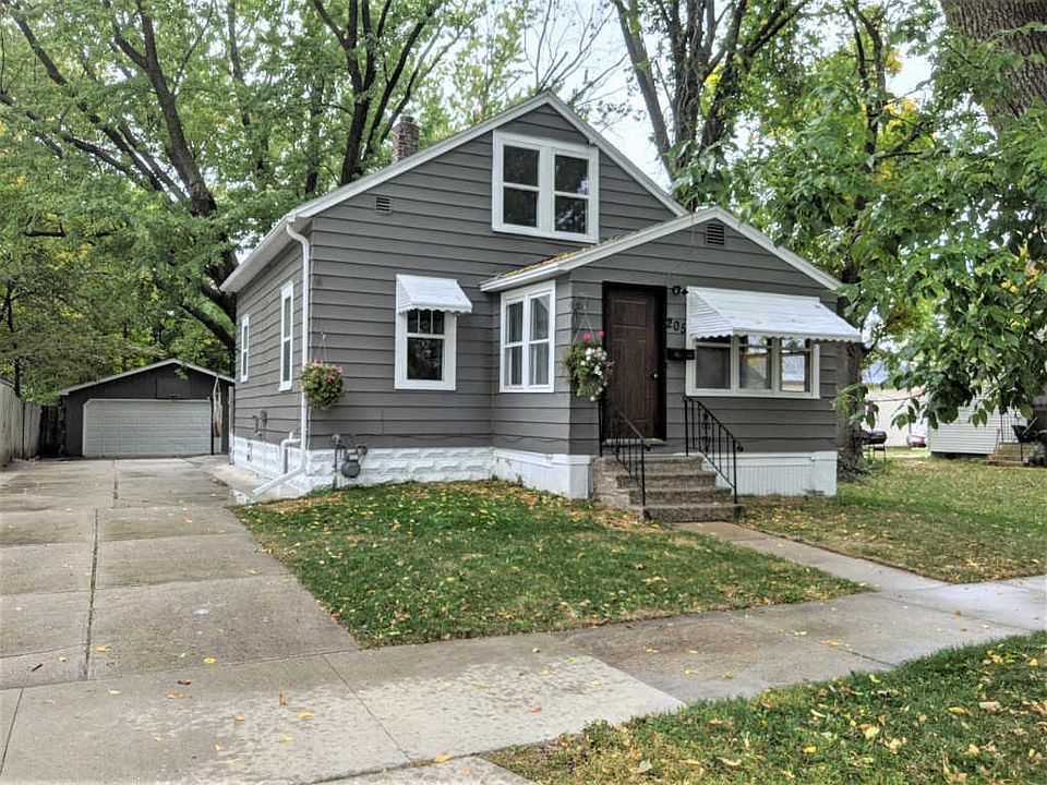 1st image of 205 8th St NW