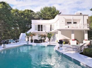 2028 Deerfield Rd, Water Mill, NY 11976