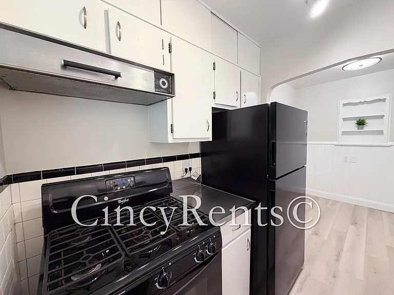 1110 Delta Ave #1 — Photo 9