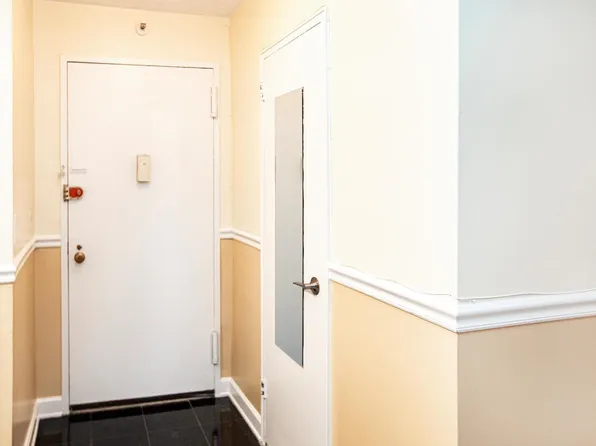 201 Saint Pauls Avenue image 9 of 37