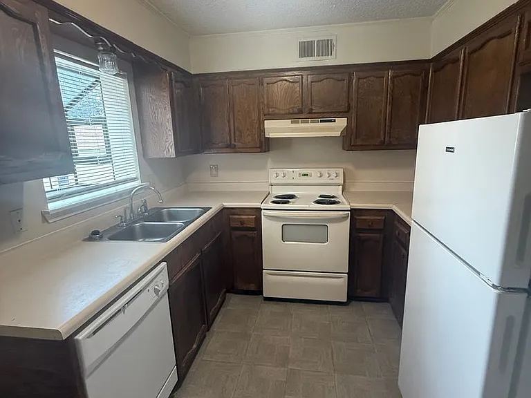 3033 Toulon Dr — Photo 12