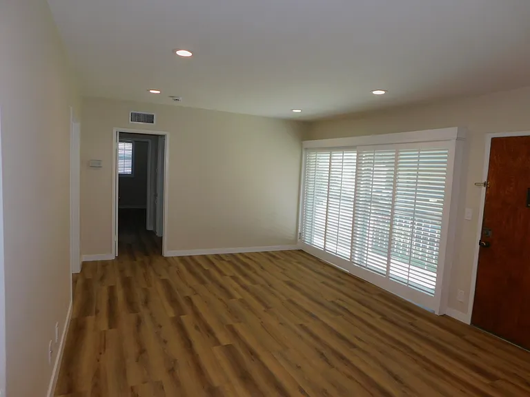 4325 Mammoth Ave #5 — Photo 7