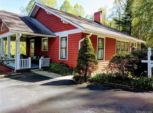 416 Woodbyne Ave, Laurel Park, NC 28739