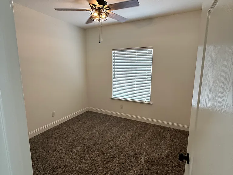 10168 N Price Ave — Photo 10
