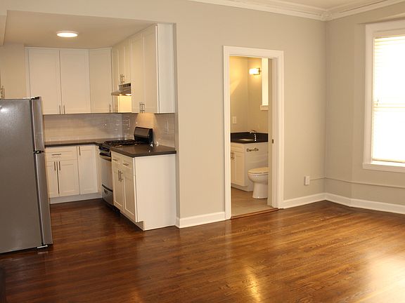 4th image of 1735 Van Ness Ave APT 405