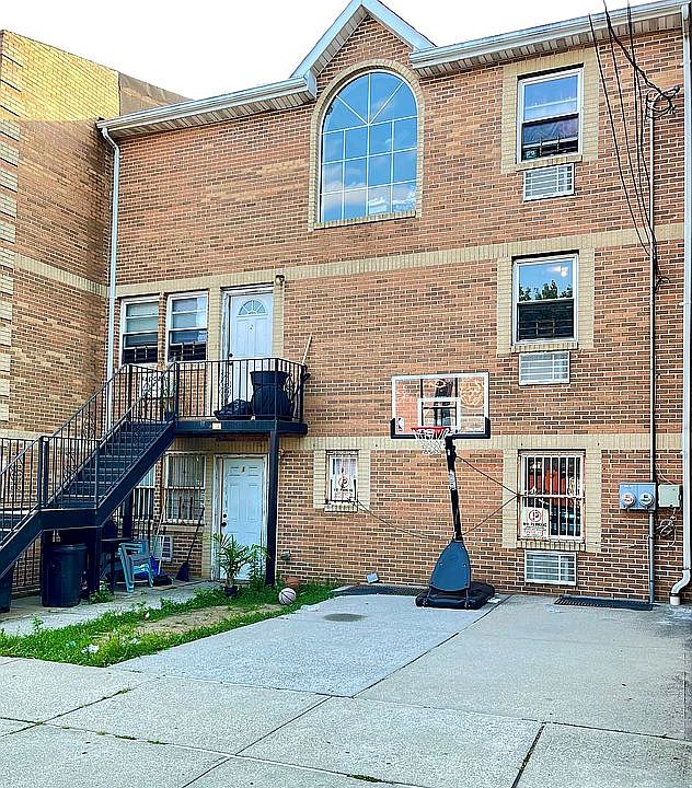 2nd image of 342 Jerome St