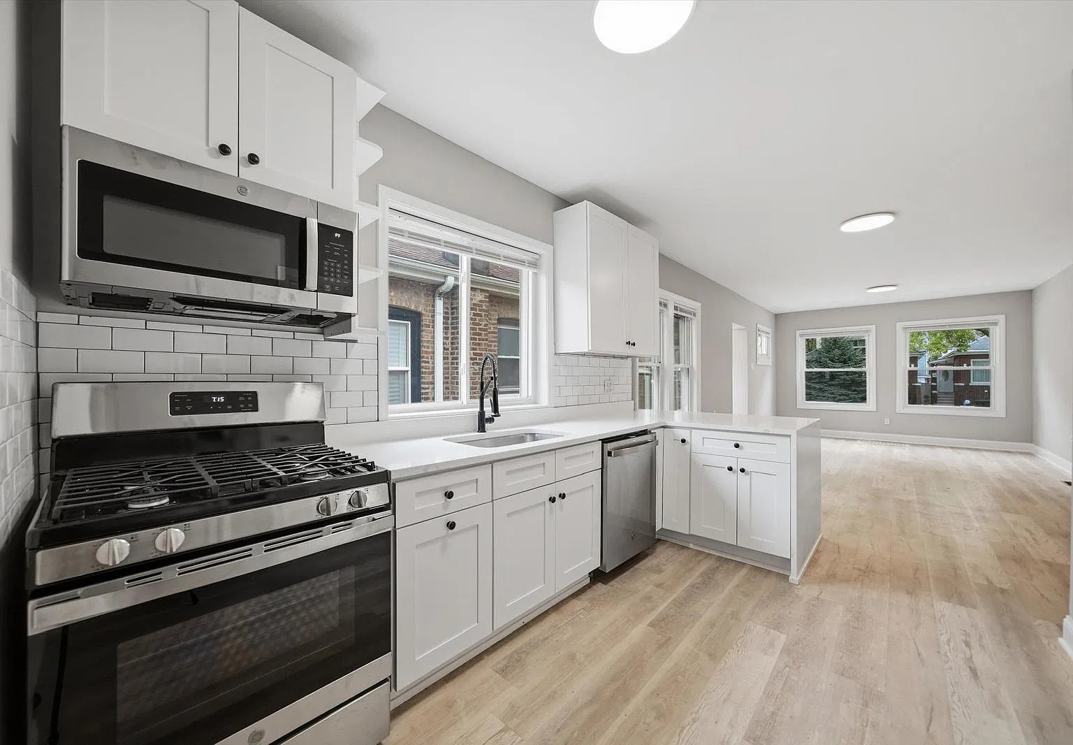 3 bed, $2,250 — Photo 2